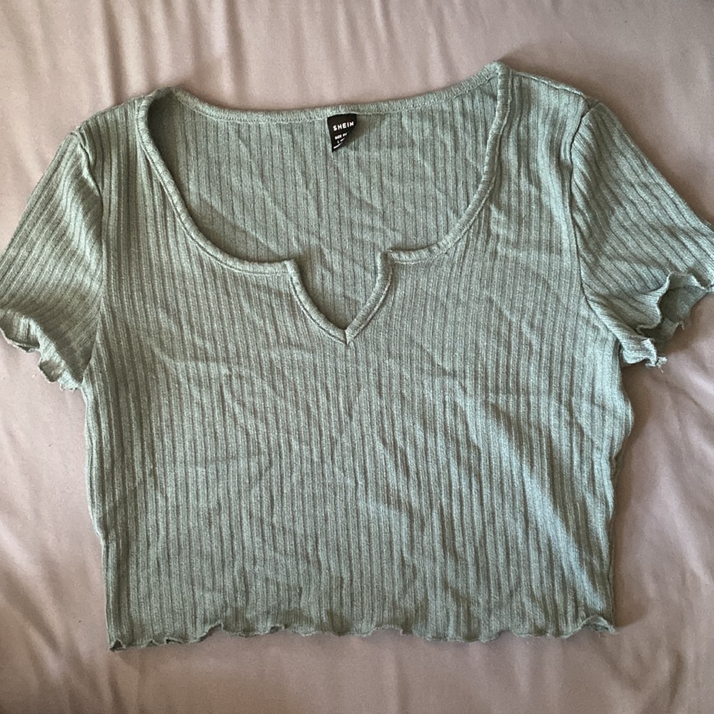 Multiple Ribbed Crop Tops - Picture 2 of 3